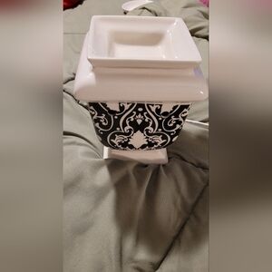 Elegant Blue and White Ceramic Wax Melter